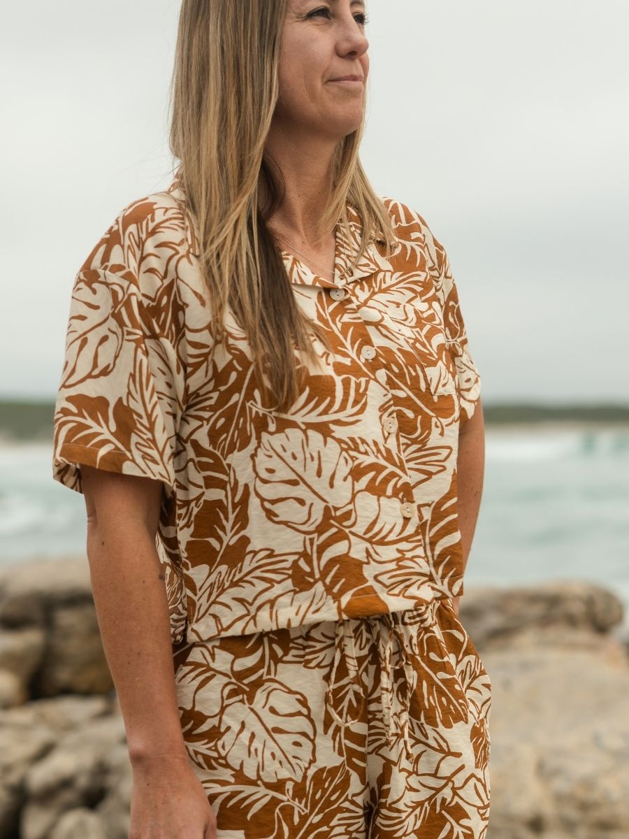 Brady Shorts Rayon Print - Rust Leaf