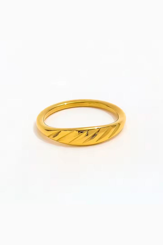 Croissant Ring