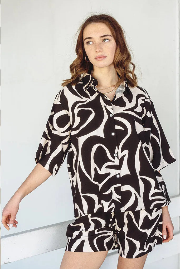 Savannah Surf Shirt in Cotton - Black & Cream Print